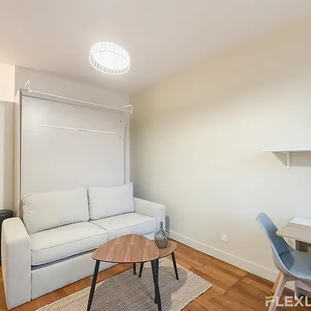 Lovely In The Heart Of Parisian Cafes Appartement