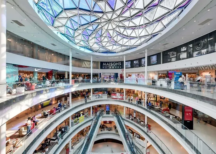 Lovely In The Heart Of Parisian Cafes * Париж