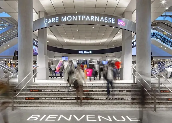 Lovely In The Heart Of Parisian Cafes Апартаменты *