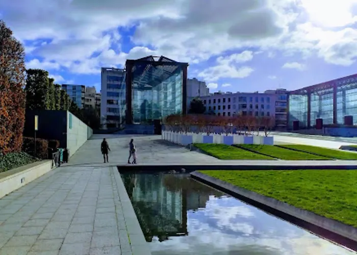 Lovely In The Heart Of Parisian Cafes Апартаменты *